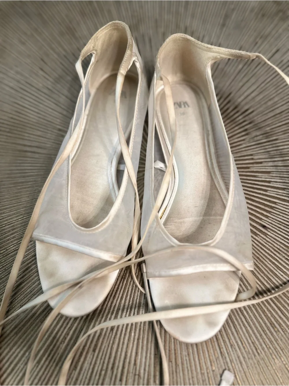 Zara mesh and satin flats - Picture 4 of 9